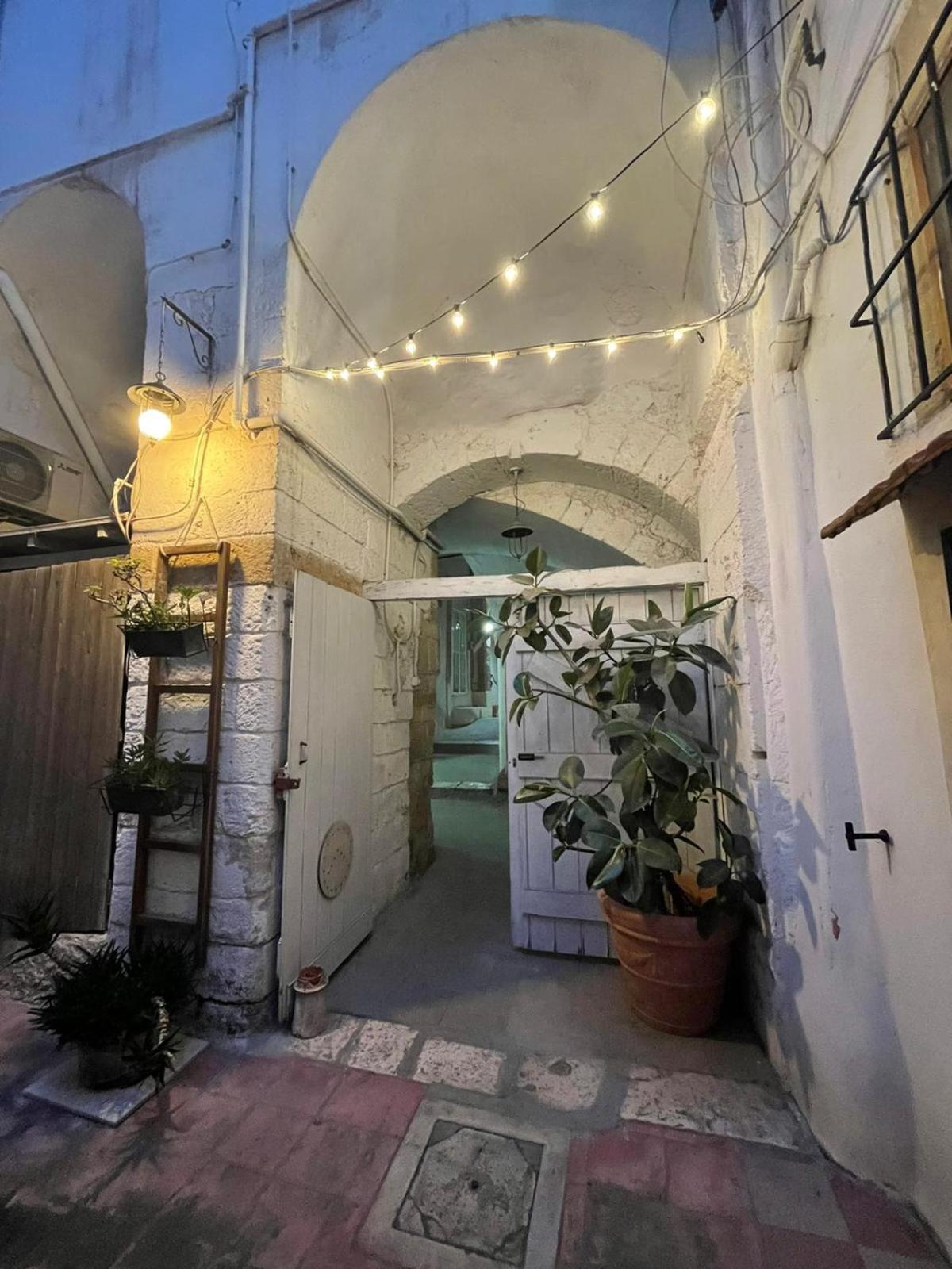 Palazzo Saraceno Apartments-Antico Rifugio Tarente Extérieur photo